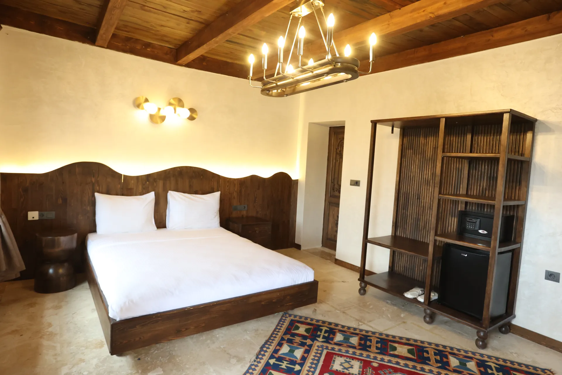 Deluxe_Room_with_Jacuzzi 206_HYR_4879